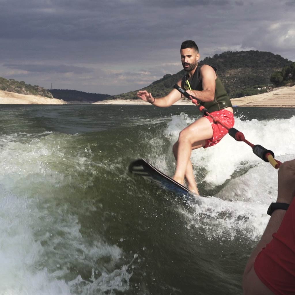 Sesión de Wake Surf Embalse de San Juan Madrid - Carving Social Club