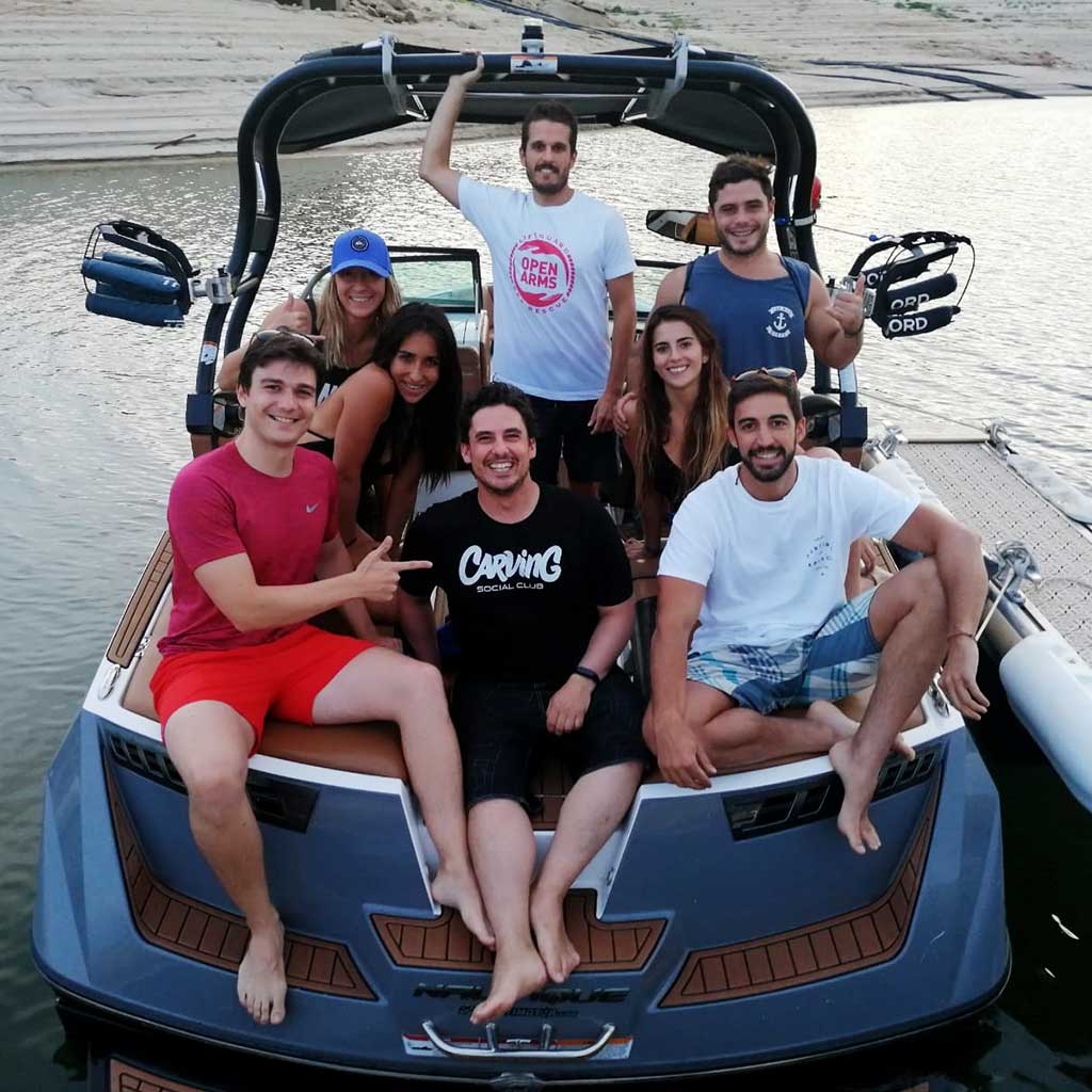 Sesión de Wake Surf Embalse de San Juan Madrid - Carving Social Club
