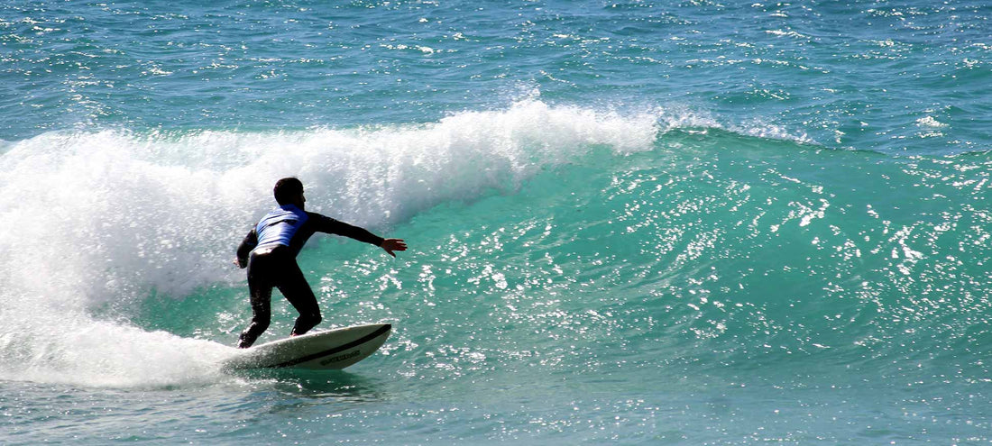 Cómo Usar Surf-Forecast para Planificar Tu Sesión de Surf en El Palmar - Carving Social Club