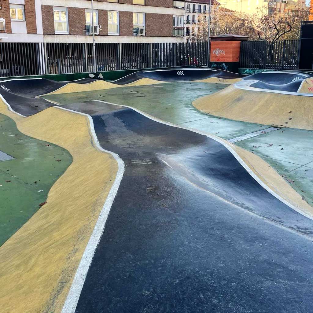 Clase Grupal Surfskate | Pumptrack Chamberí - Carving Social Club