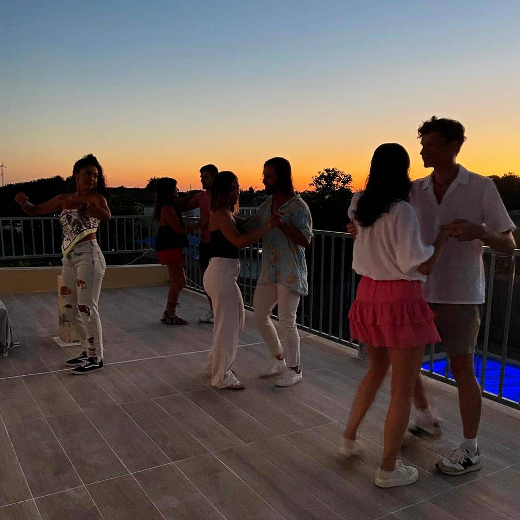 Surf & Bachata Camp en El Palmar | 13 al 15 de Sept. 2024 - Carving Social Club
