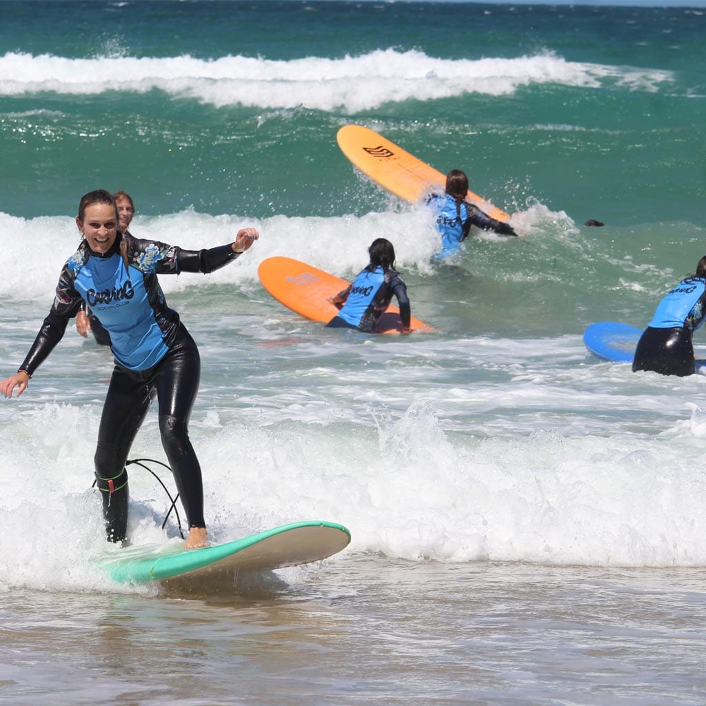 Clase Grupal de Surf | Playa El Palmar - Carving Social Club