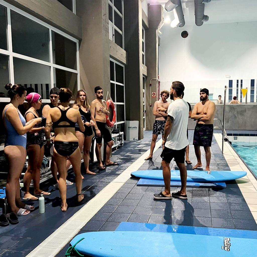 Sesión suelta al Surf Traininig Grupal | Forus Chamartín - Carving Social Club